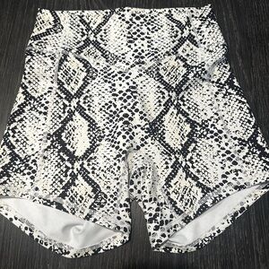 Balance Athletica Ascend Shorts - Python - Small